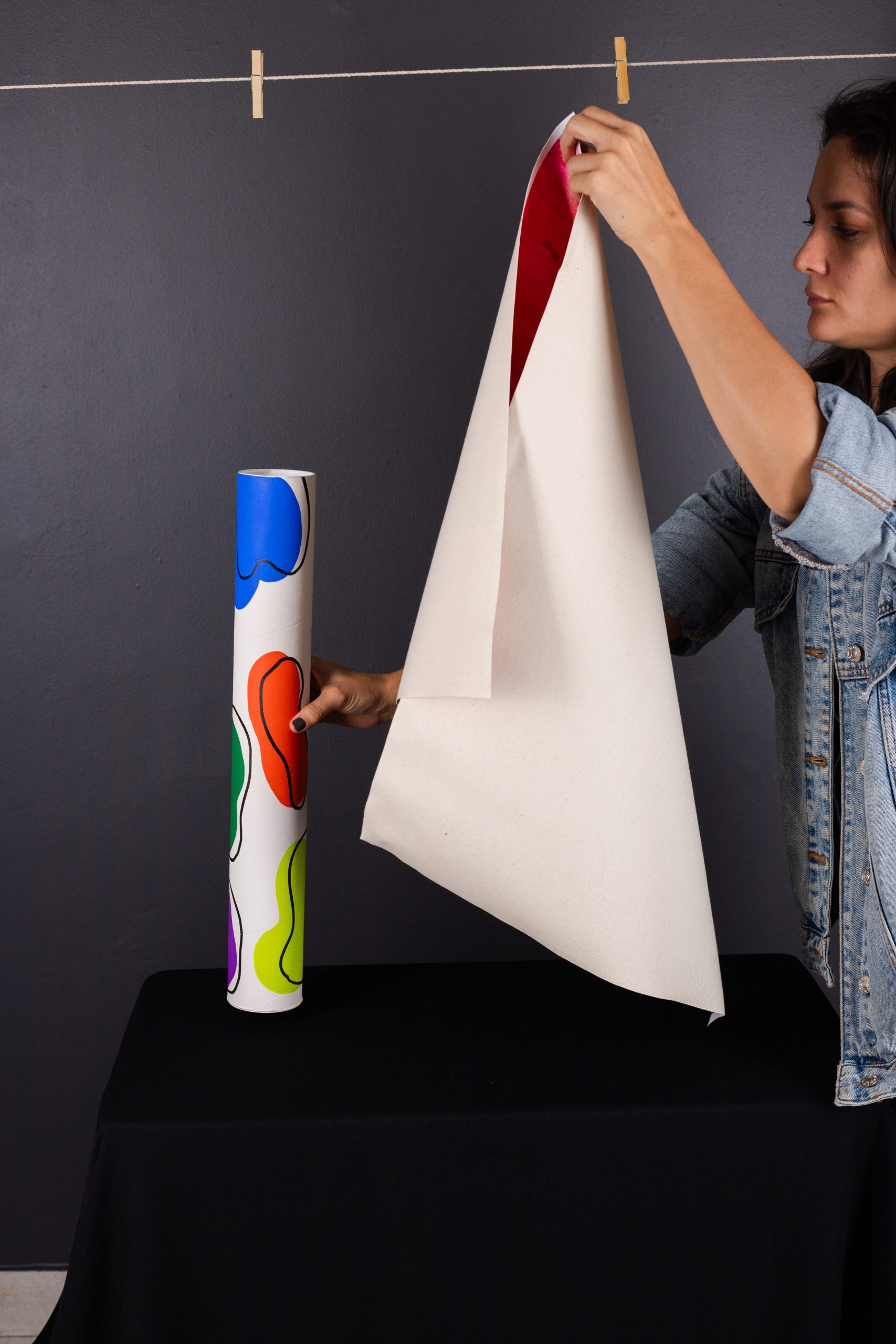 " ABRAZO" Reproducción impresa sobre lienzo 50X70cm - Imagen 3