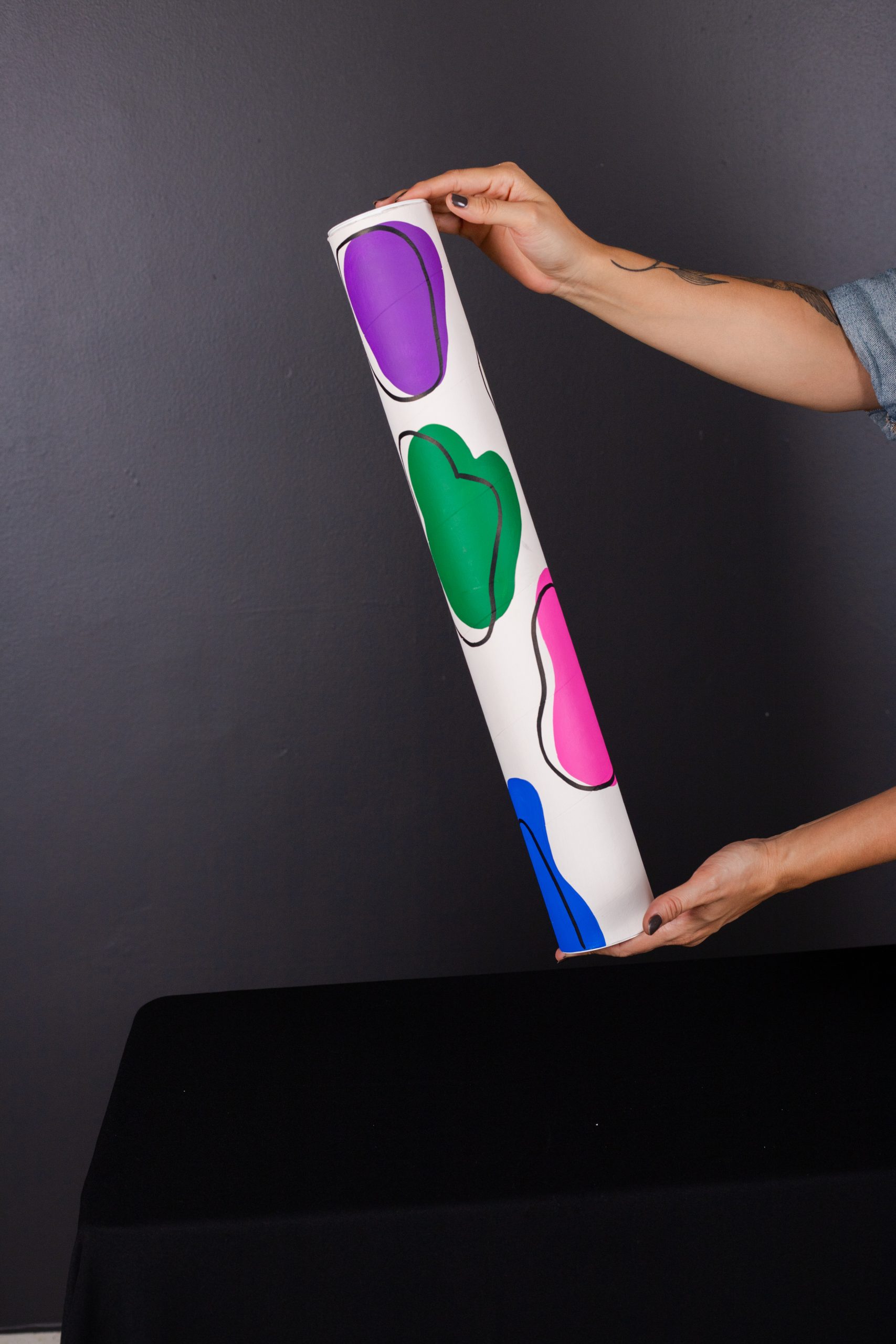 " ABRAZO" Reproducción impresa sobre lienzo 50X70cm - Imagen 5